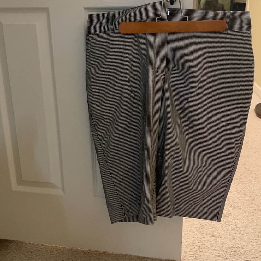 Light capris pants